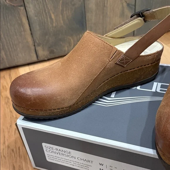 Like new Dansko Merrin Clogs - Picture 10 of 12